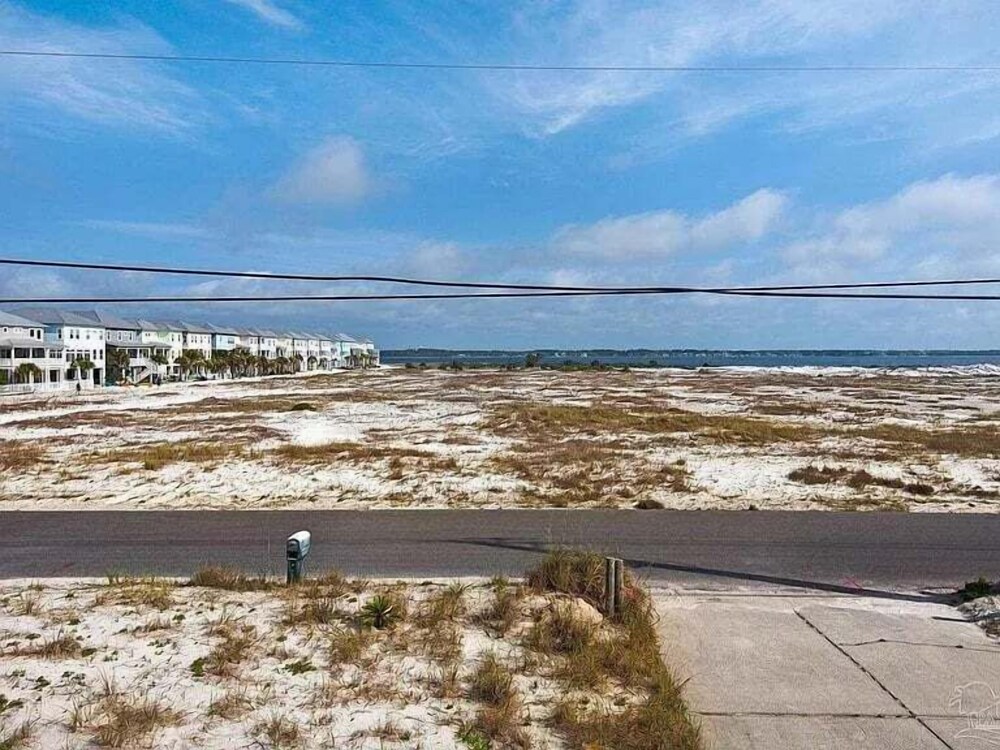 Seaside Bungalow 1 Bedroom Home