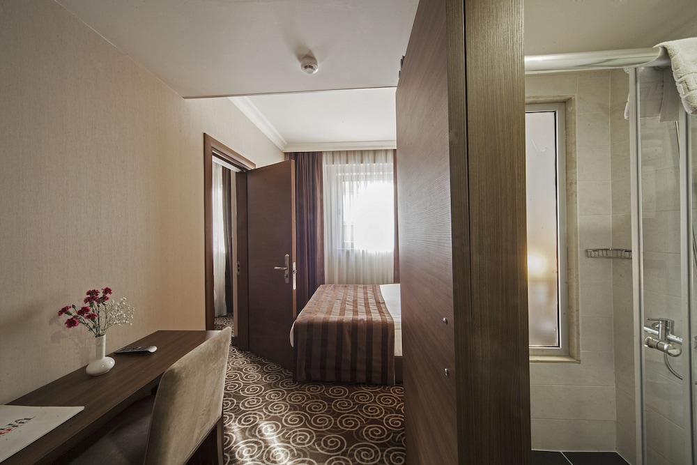 Delta Hotel Istanbul - Image 33