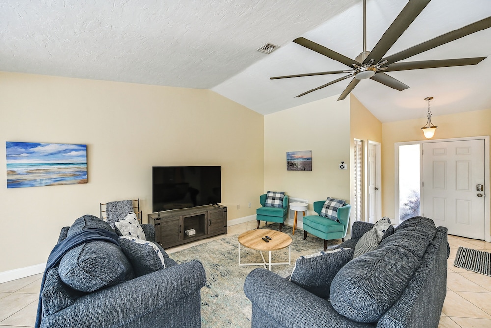 Hot Tub & Heated Pool: Bonita Springs Getaway!