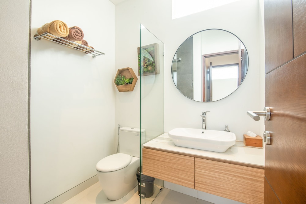 Mateo Villa Marvelous 6BR 2 Mins to Beach