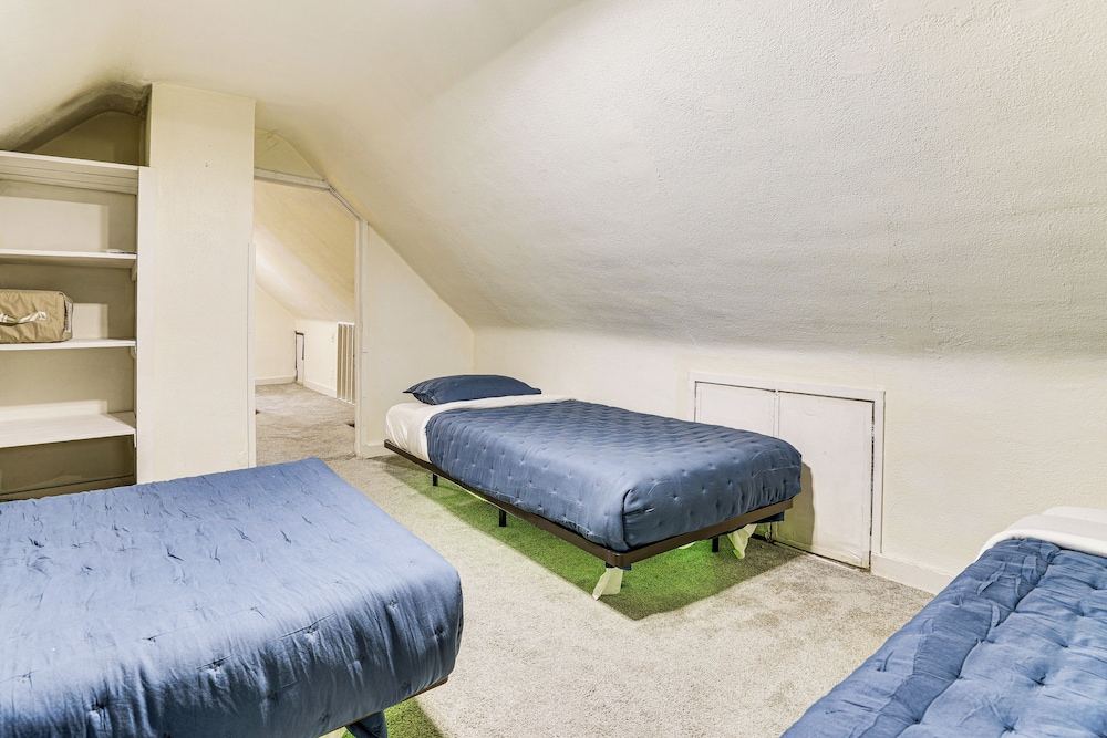1 Mi to University: Spacious Home in Minneapolis!