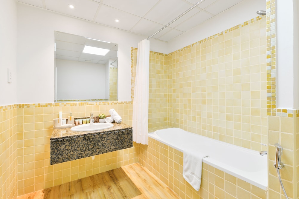 Luxury JBR - 2BR - Free Beach Resorts Access!