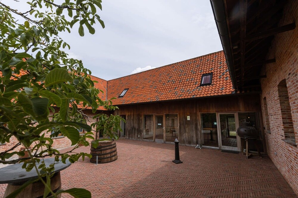 Charming Roger s Farm