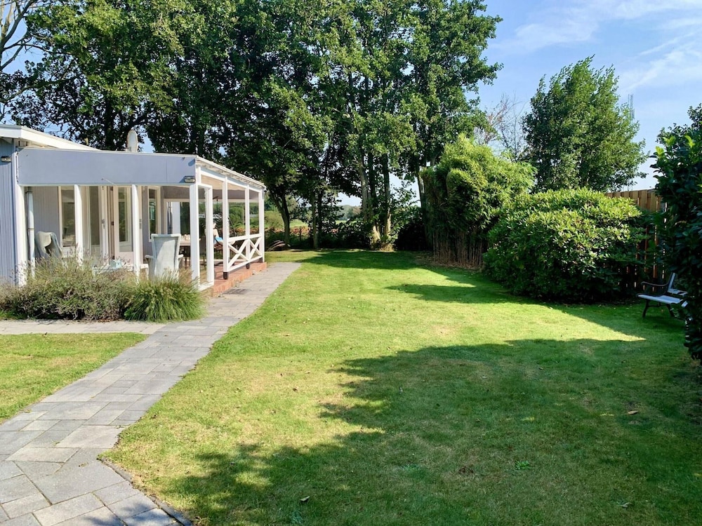 Coastal Hideaway Bungalow With Garden