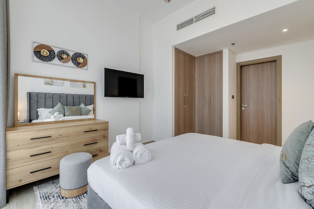 GLOBALSTAY. Azizi Riviera 40