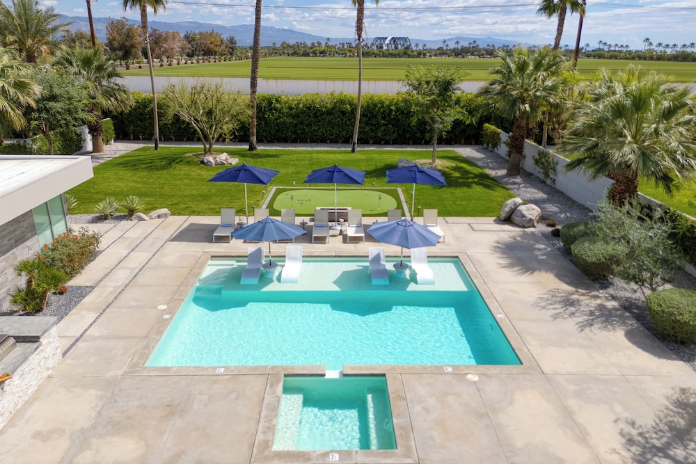 The Polo Villas by AvantStay – Modern Oasis Near Empire Polo Club