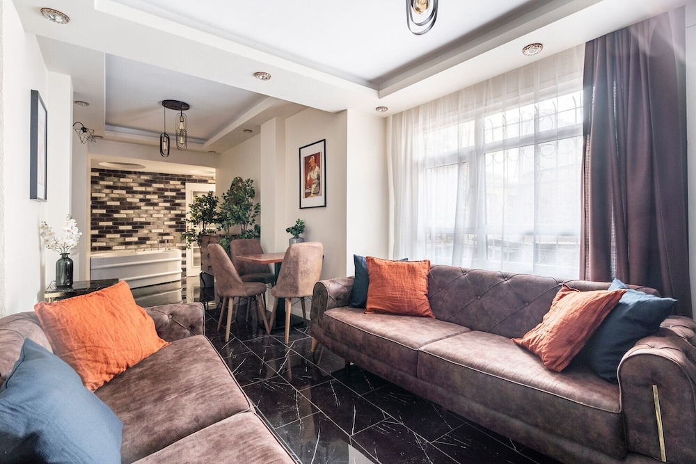 Refreshing Duplex Flat With Jacuzzi in Sisli