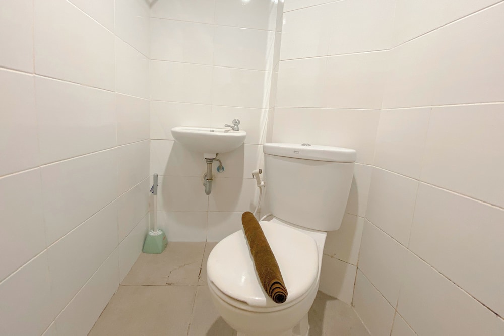 Restful And Homey 1Br Without Living Room At The Alton Apartment
