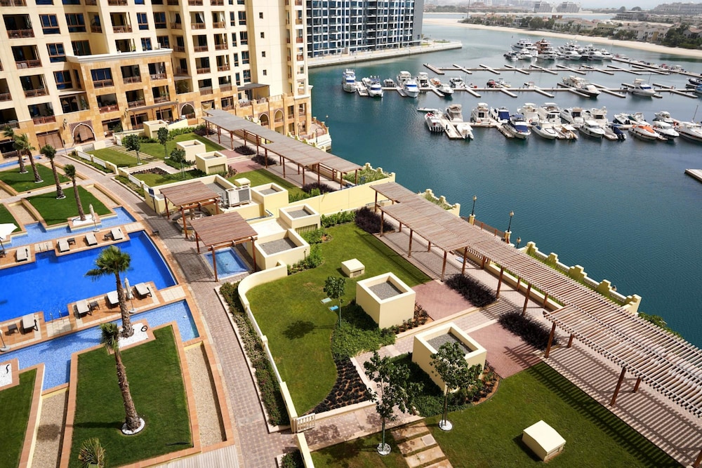 Modern and Airy 2BR in Palm Jumeirah