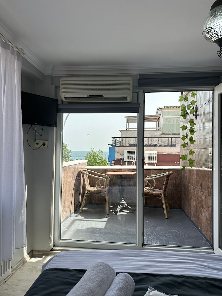 Rose Bouquets Otel - Image 6