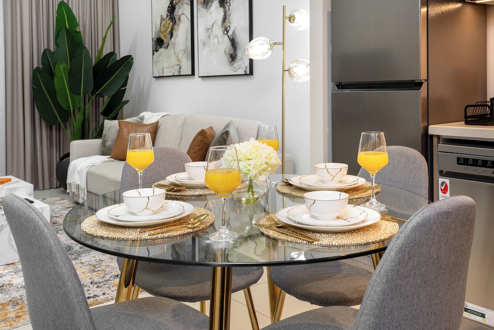 Delujo Stays – Burj Crown Collection