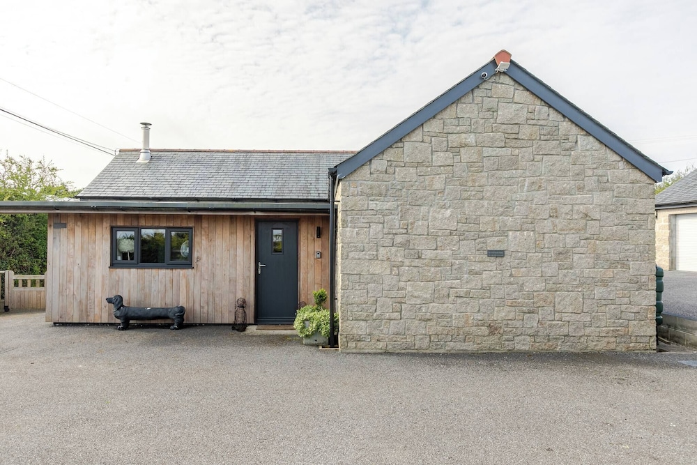 Cottage 4 Miles to Hayle Beach With EV Charger