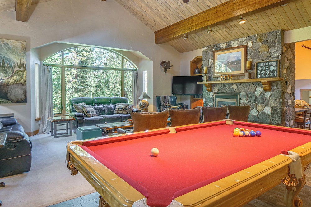 Steps to Ski Shuttle: Breckenridge Home w/ Hot Tub