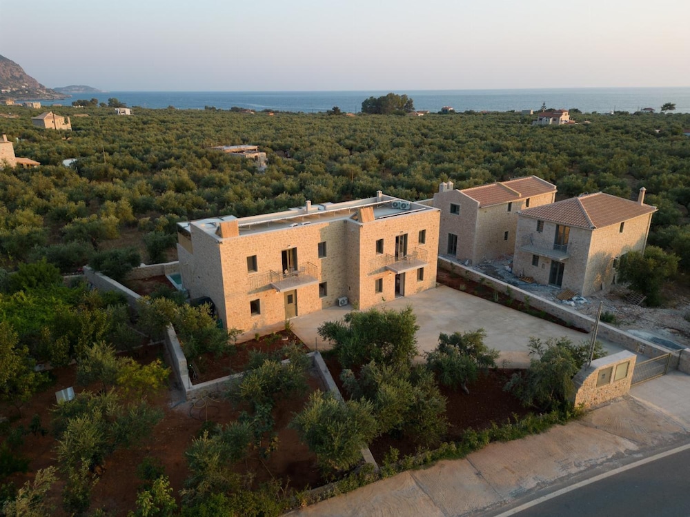Villa Castillo Thio in Agios Nikolaos view 3