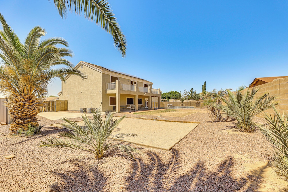 8 Mi to Dtwn Casa Grande: Poolside Paradise!