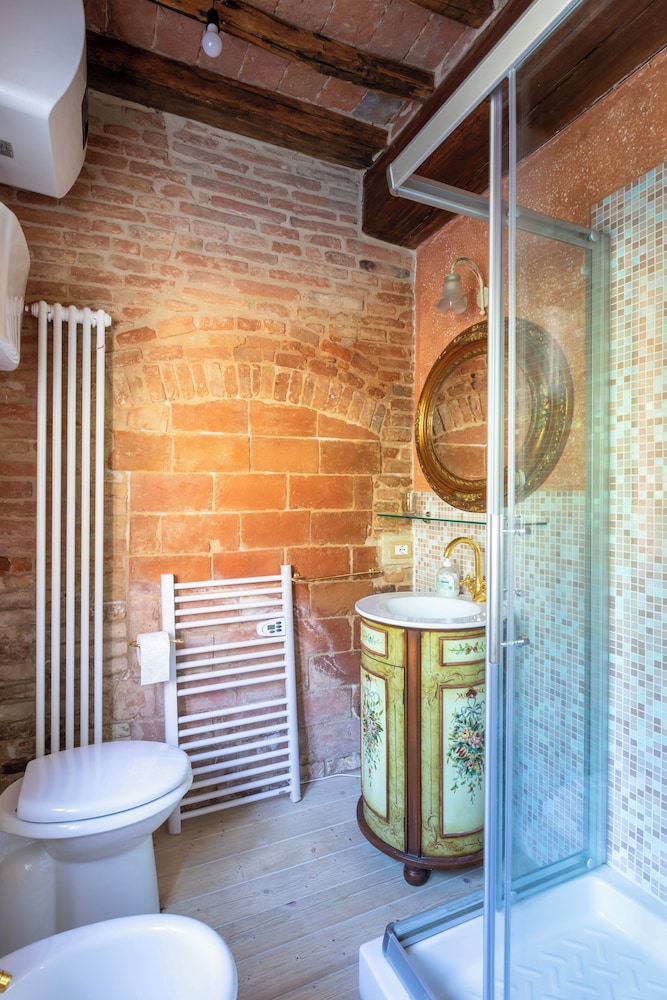 Tuscany - Townhouse - Sleeps 18 - Garden Near Lake