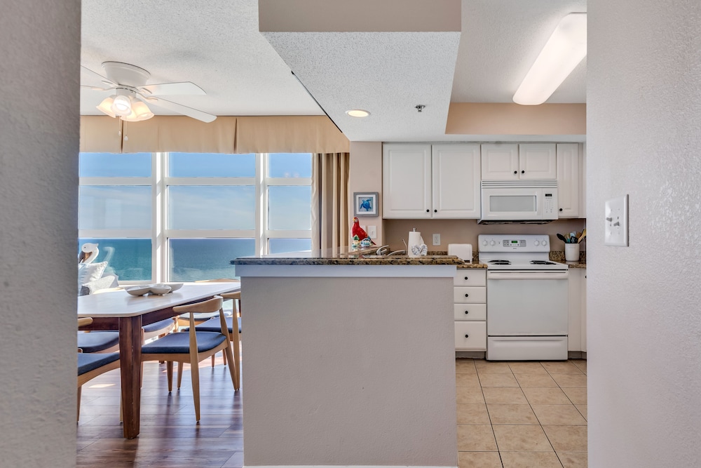Carolinian Corner Gem Views view 5