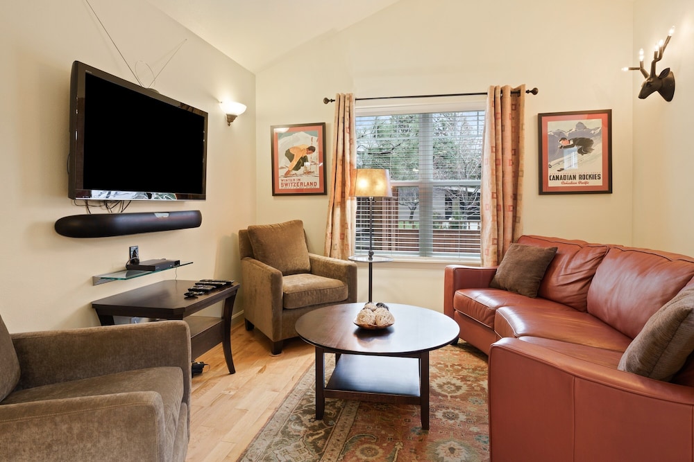 Meet Me On Milwaukee 30 Day Minimum 2 Bedroom Home