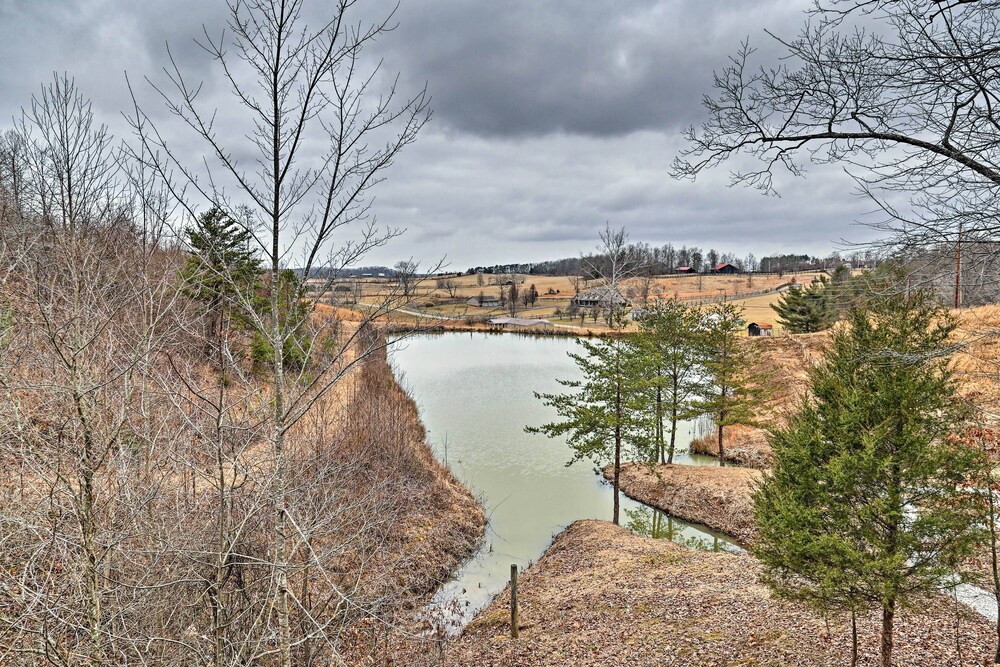 Cozy East Bernstadt Cabin w/ Porch Fishing Lake! - Property Image 13