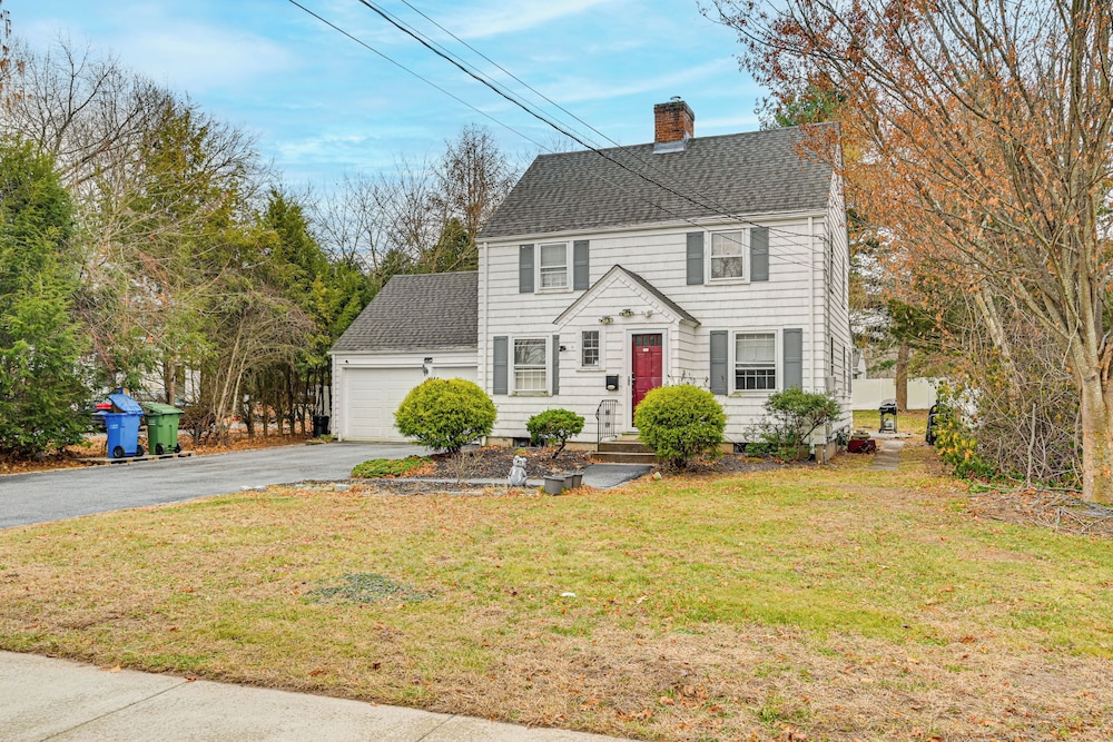 1 Mi to Connecticut River: Home w/ Large Backyard