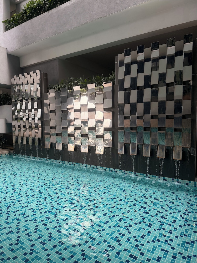 Downtown Retreat 2BR at Neu Suites