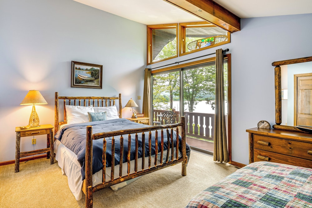 Dock & Hot Tub: Scenic Beech Mountain Lakes Gem!