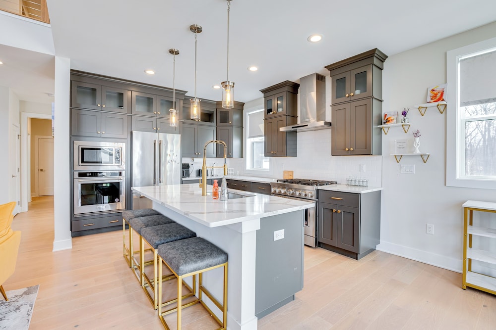 10 Mi to Morristown: Stylish Home Near Trails!