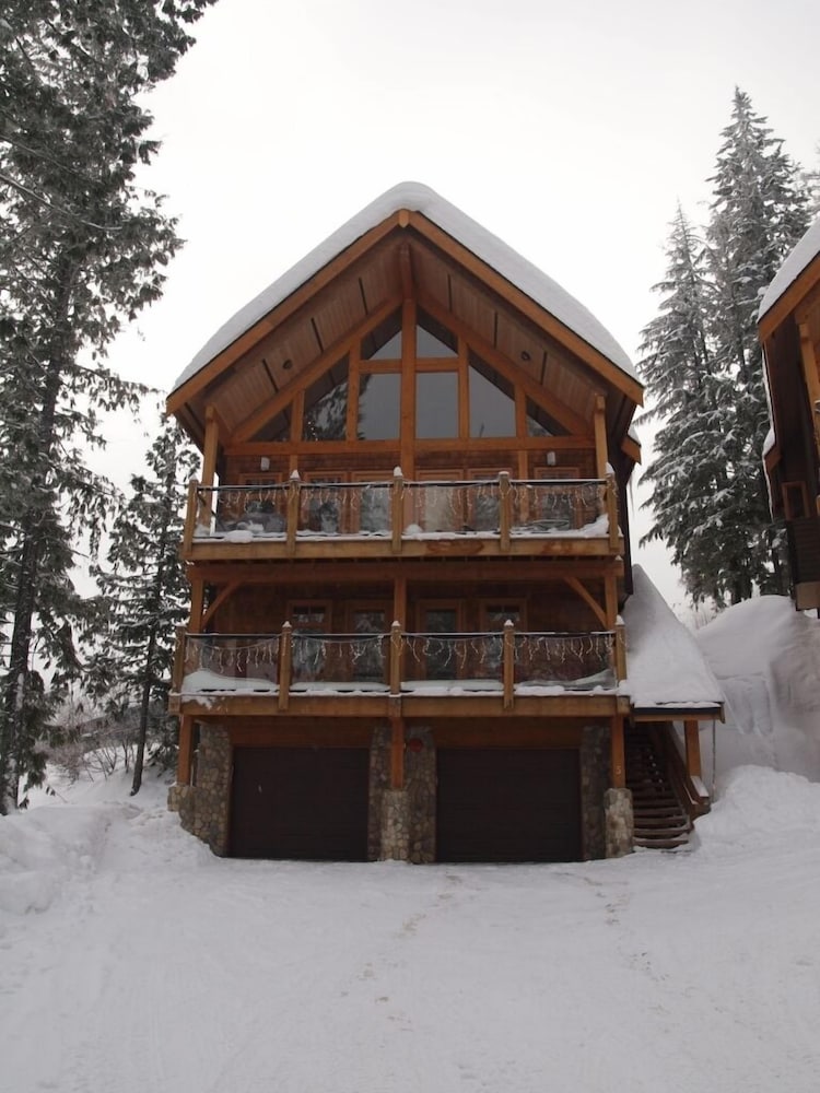 Mountain Town Properties Grey Wolf 5 - Image 1