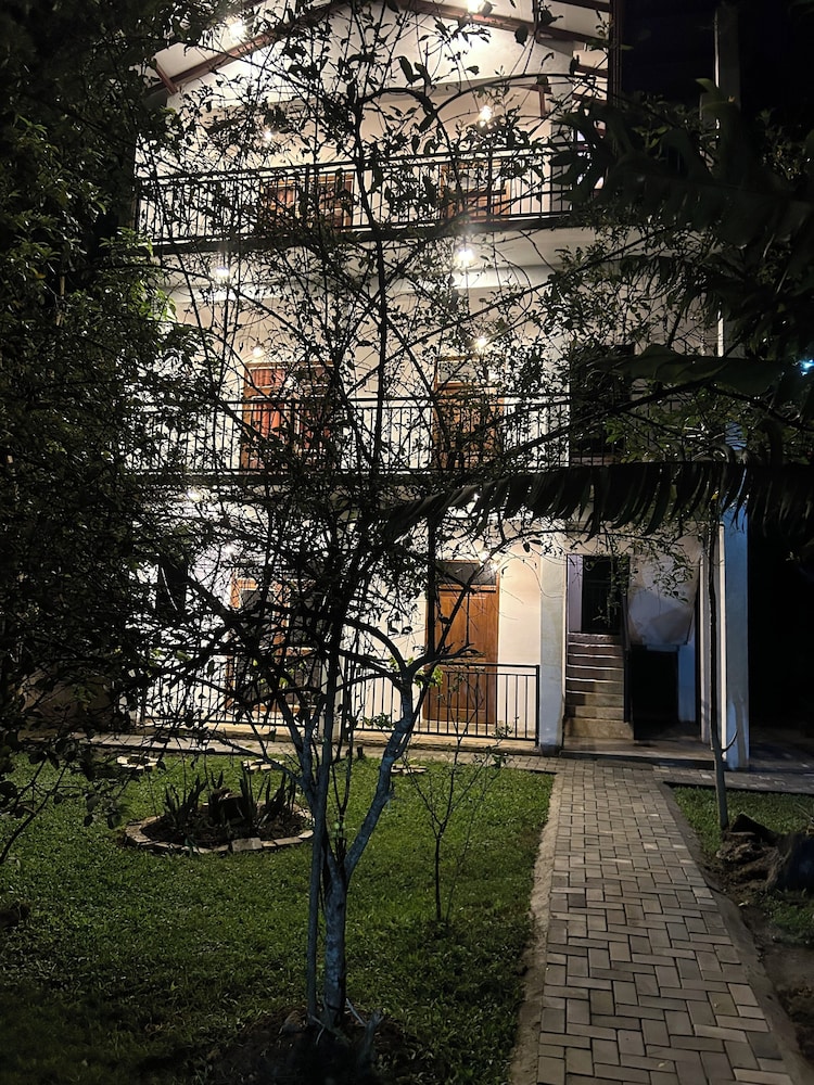 Thomasz Lodge
