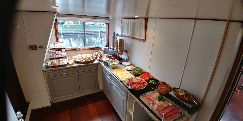 Hotelschip Sarah
