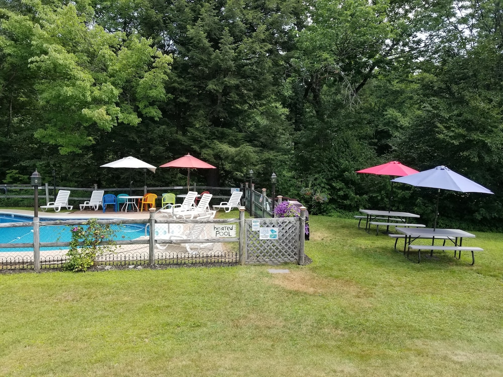 White Mountain Motel And Cottages