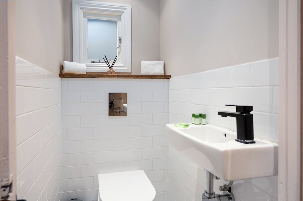 VESTO Three Bedroom Apartment in Clapham