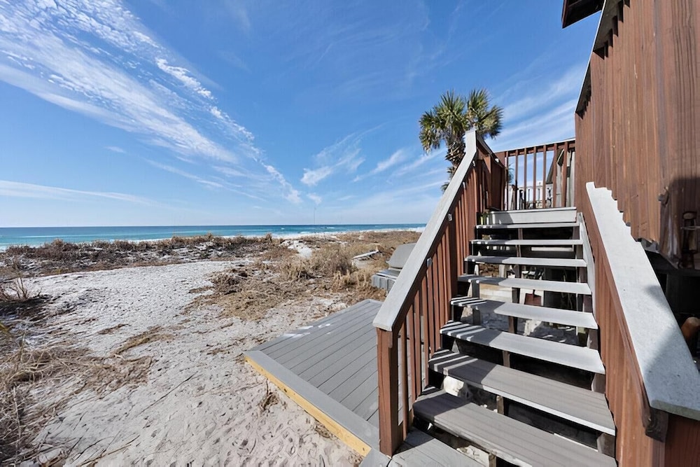 Gulfs Edge Townhome #7- Sun-kissed Memories