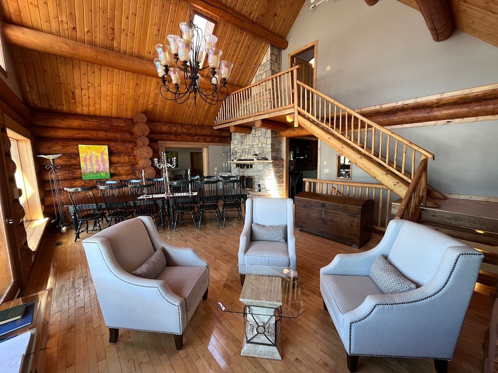 Inn On The Lake