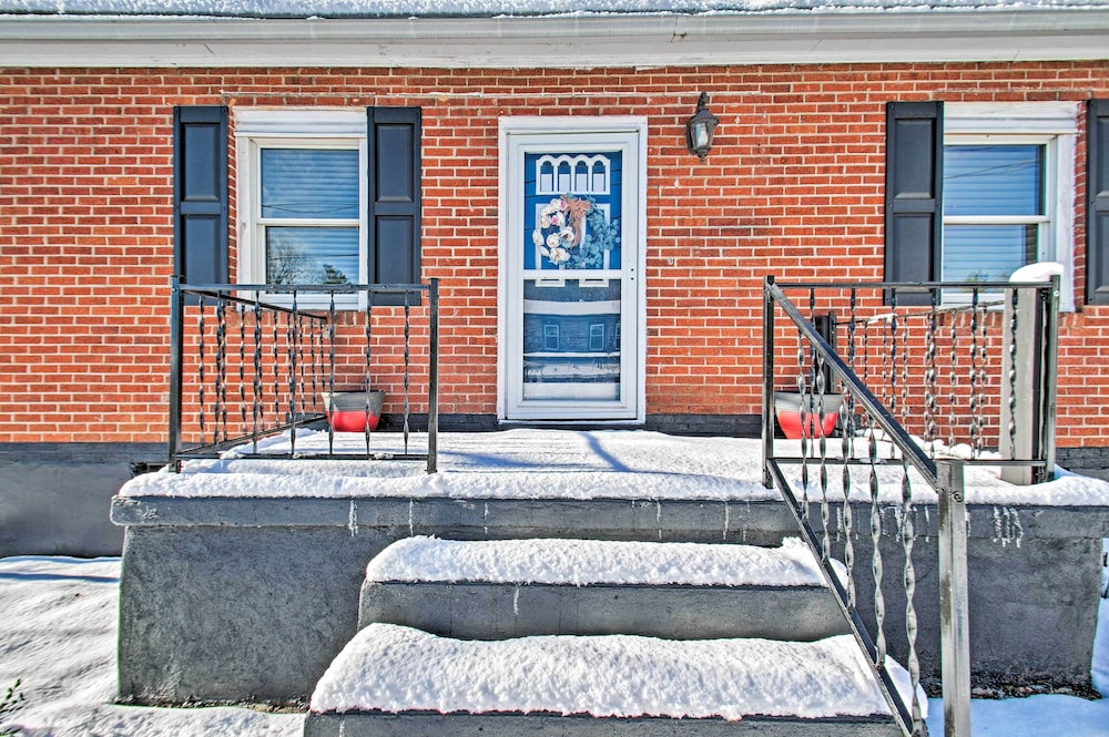 Charming Central Lynchburg Hideout w/ Patio! view 2
