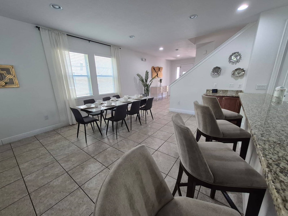 6BR 5BA w Private Pool Spa Near Disney