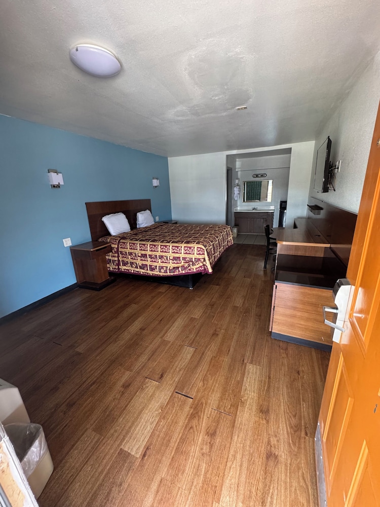 spanish trails inn