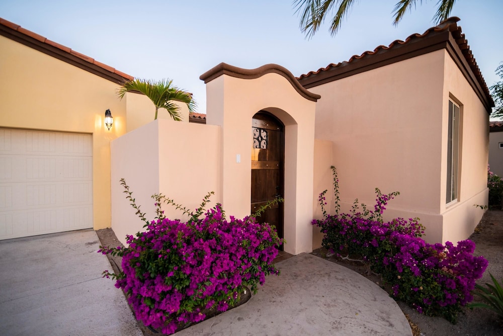 Paraiso Del Mar Resort V1 3 Bed by Casago view 3
