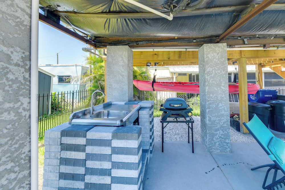 2 Mi to Anna Maria Island: Newly Built Home!