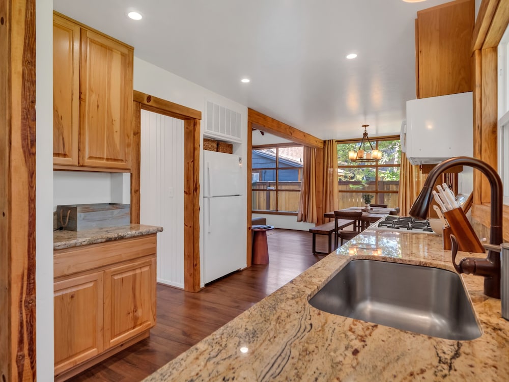 851h Tahoe Classic Cabin Near The Beach 2 Bedroom Cabin