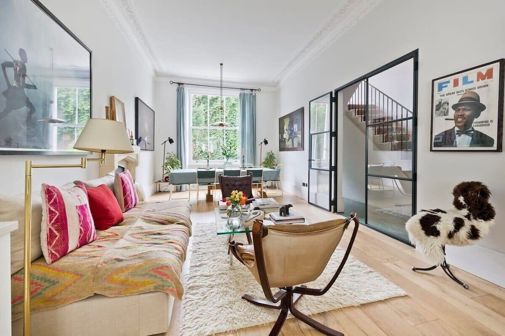 Gorgeous & Grand 5 Bed House, Holland Park