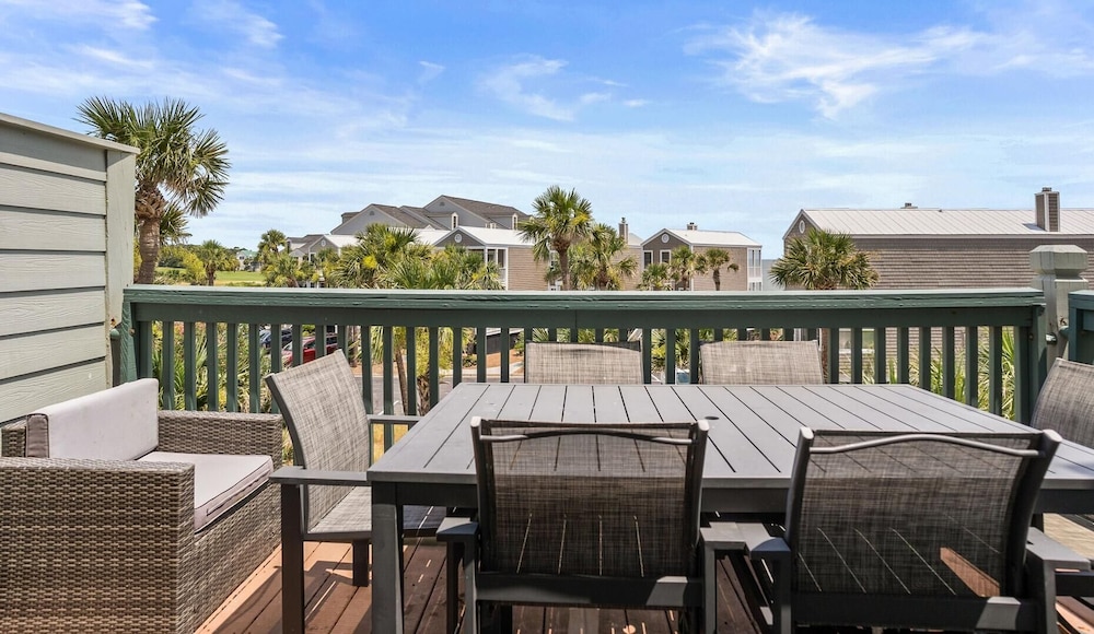 Condo with Resort Access - Great North Island Location