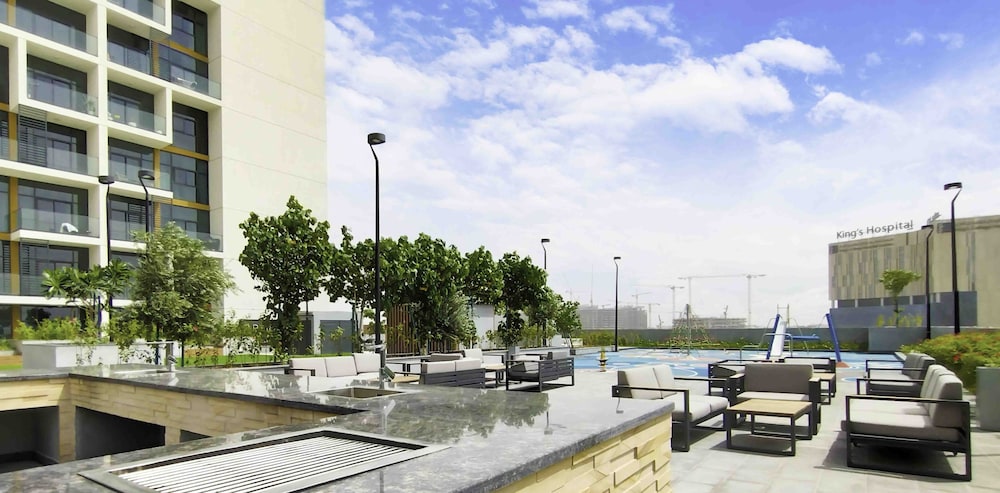 LUX The Dubai Hills Executive Suite