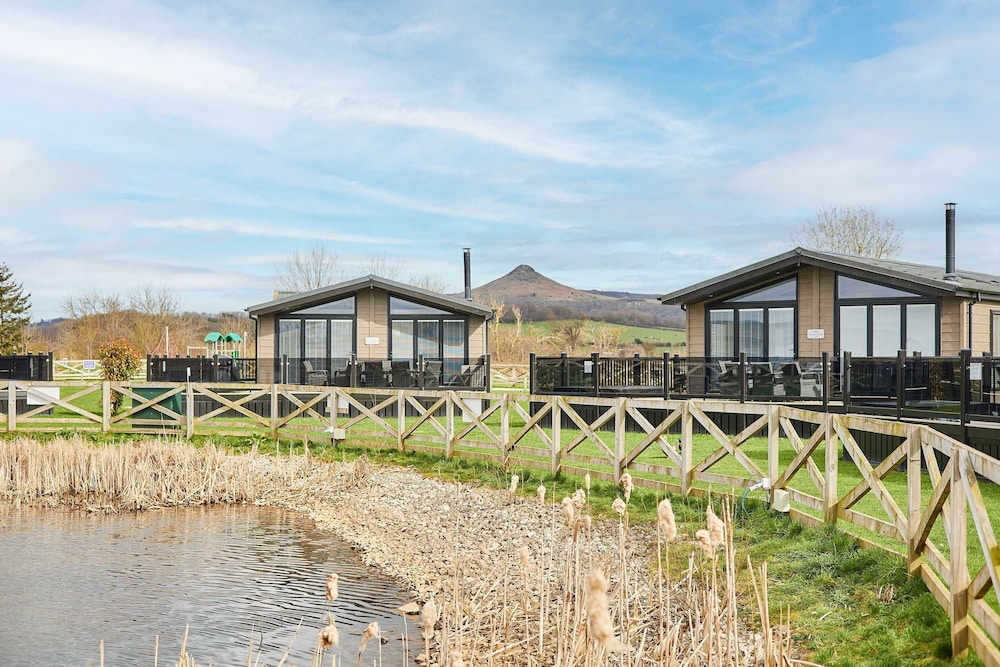 Host Stay Newport Bridge Lodge