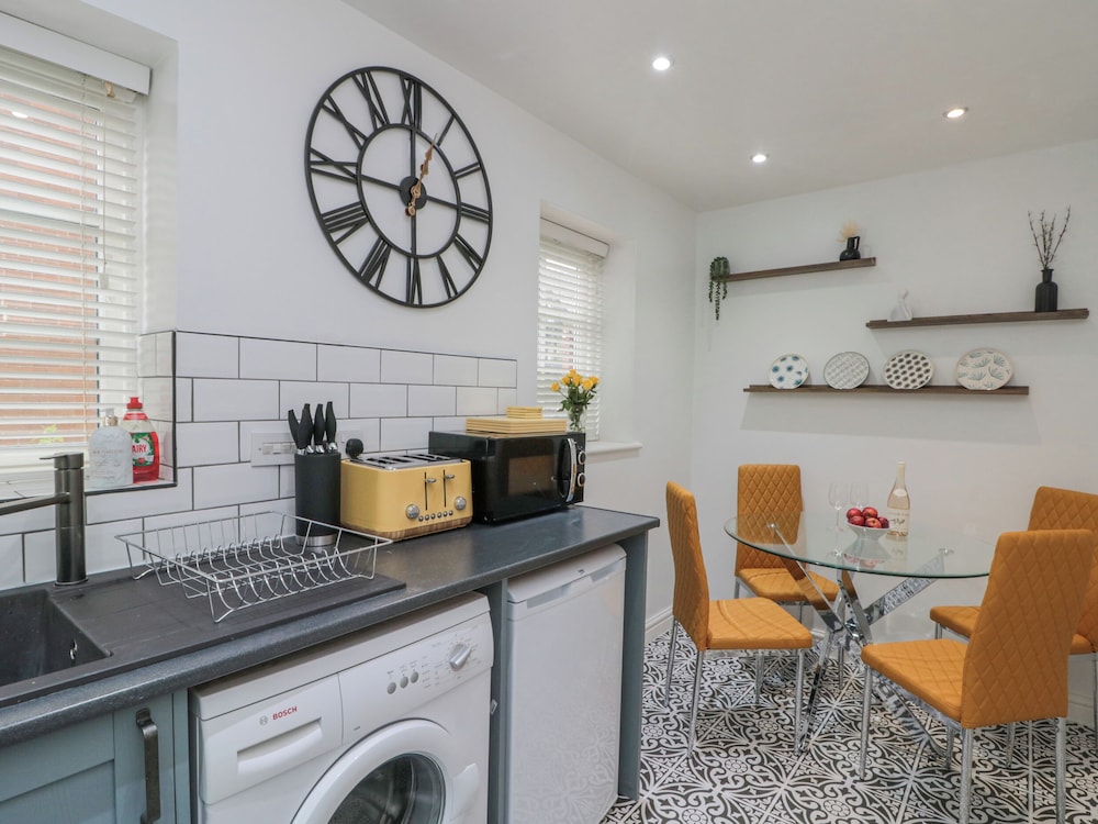 Little Nest Cottage