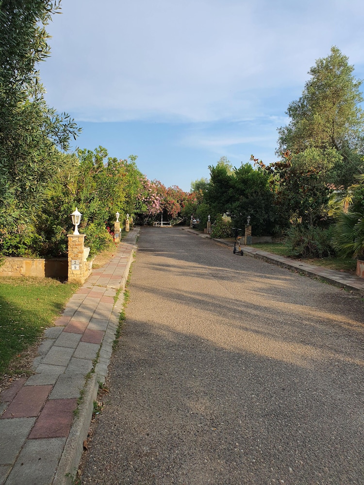 GARDEN HOTEL