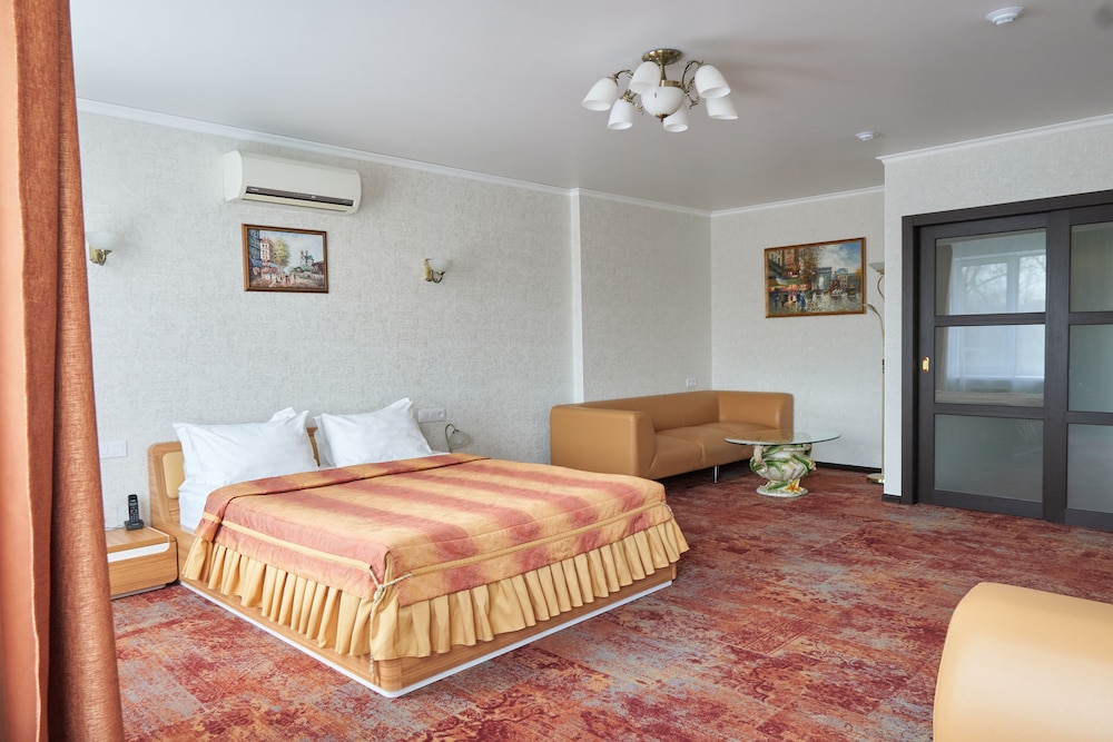 Almaz Hotel