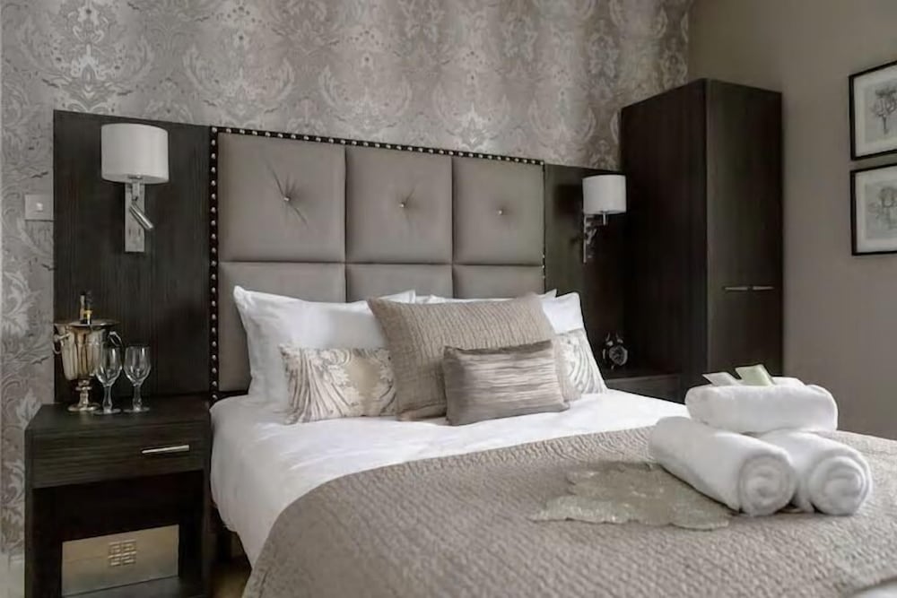JOIVY Thistle Street Luxury Apt in the Heart of the City view 2