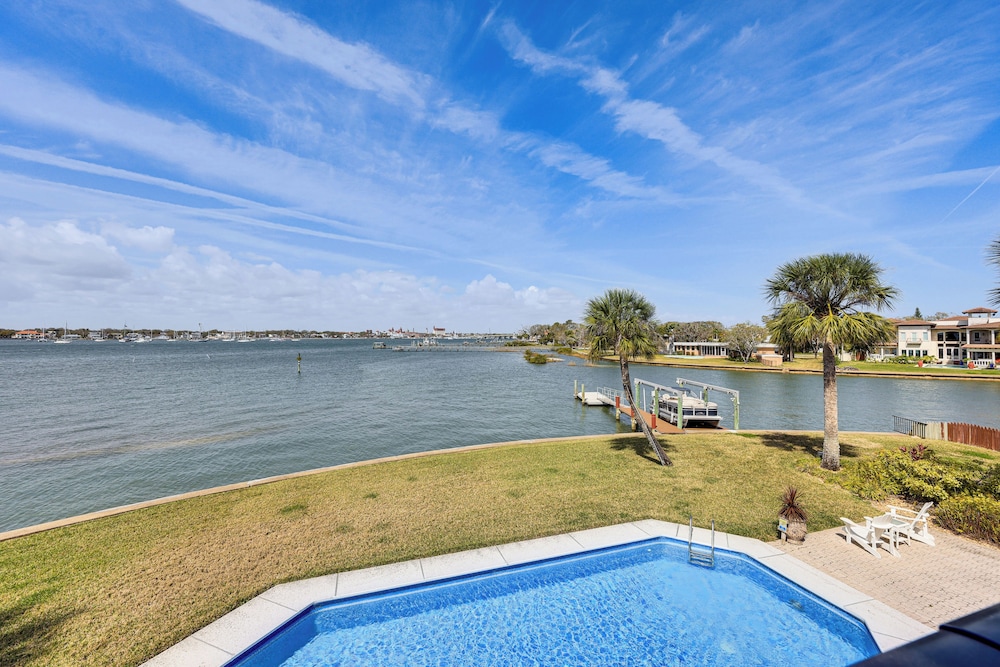 Buena Vista St Augustine: Villa w/ Pool & Dock