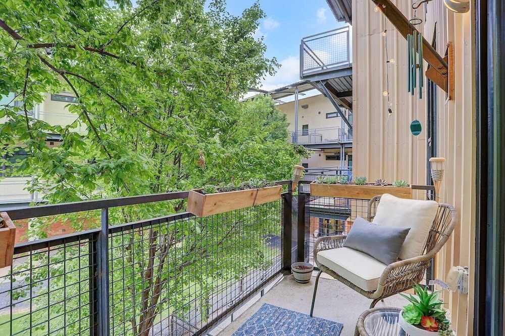 Lamar Treehouse